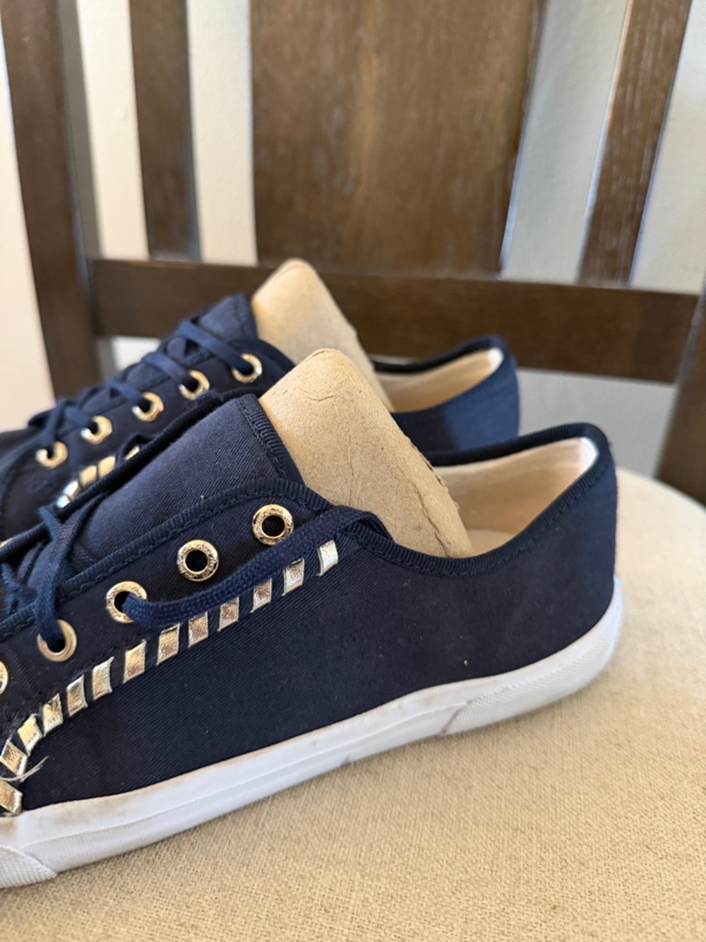 Jack Rogers Women’s Carter Canvas Metallic Sneakers Navy Blue Gold Size 8 View 2